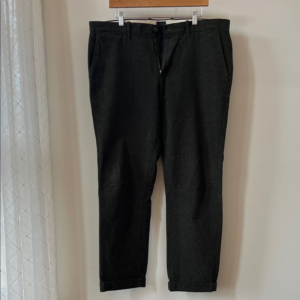 J. Crew Men's Textured Green Olive Chinos